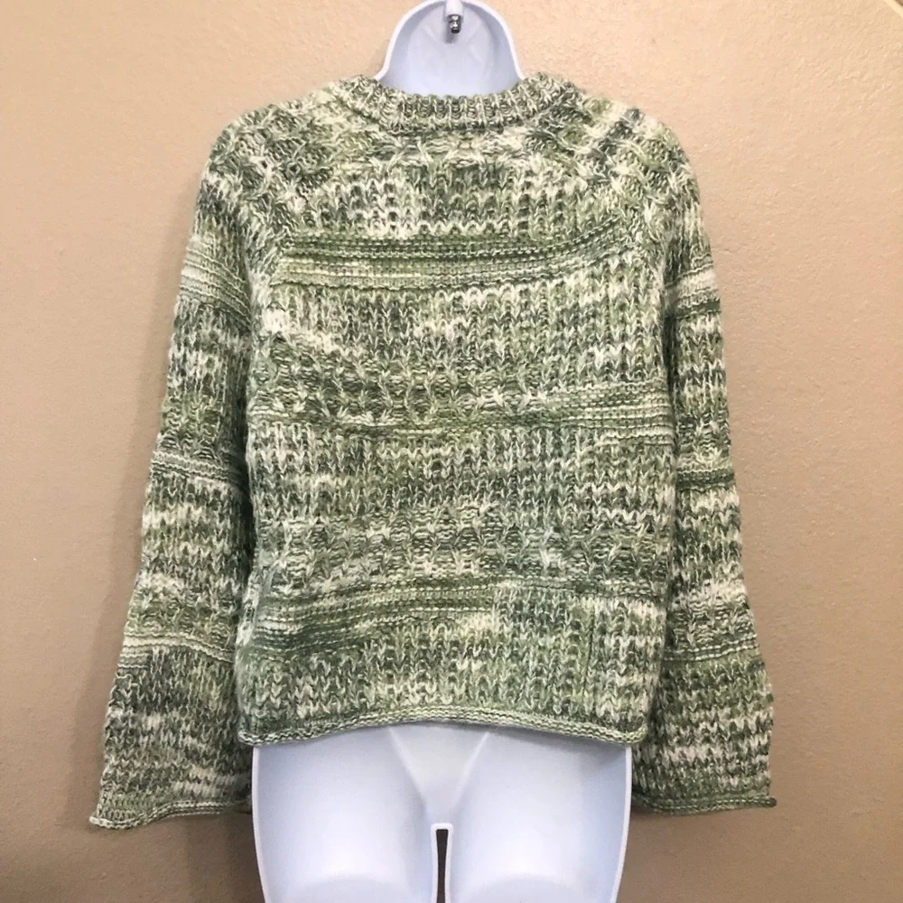 Universal Thread Women's oversized Green Crewneck Pullover Knit Sweater Size M